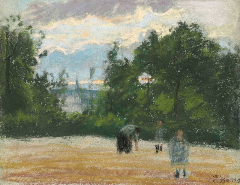 La clairière de Camille Pissarro, 1875, retratando um caminho na floresta com verdes vibrantes e céu quente.