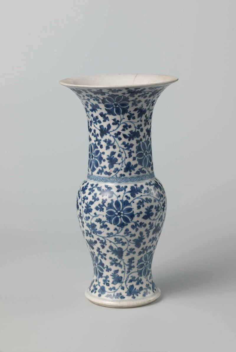 Balustervase com padrão de flores estilizadas, cerâmica, artista desconhecido