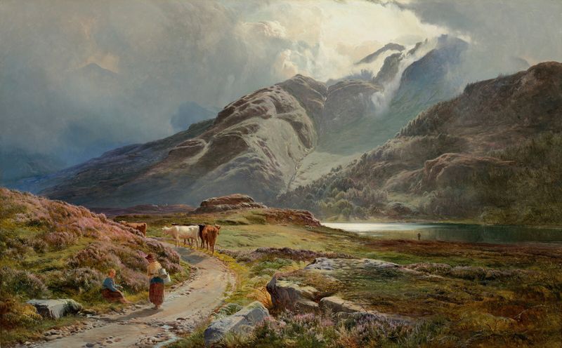 Blae Tarn de Sidney Richard Percy, óleo sobre tela que mostra um lago tranquilo e montanhas com névoa.