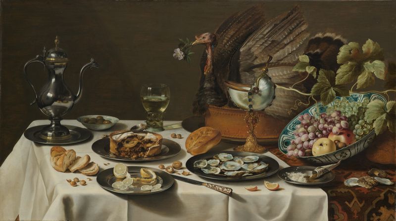 Still Life with a Turkey Pie de Pieter Claesz, óleo sobre panel, con pavo, ostras, especias y porcelana.