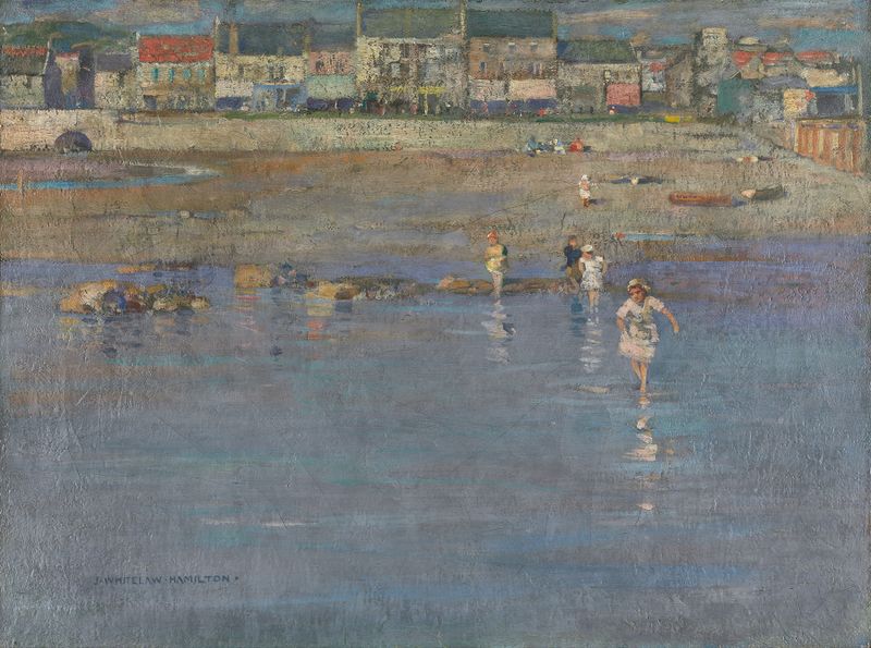 Ebbing Tide de James Whitelaw Hamilton, pintura a óleo que retrata ondas suaves e uma praia de areia.