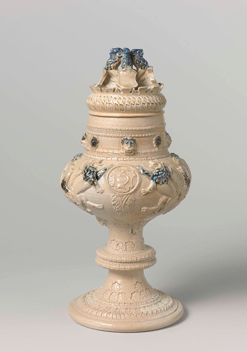 Lidded vase with lions and armorial ornament by Anno Knütgen, ceramic