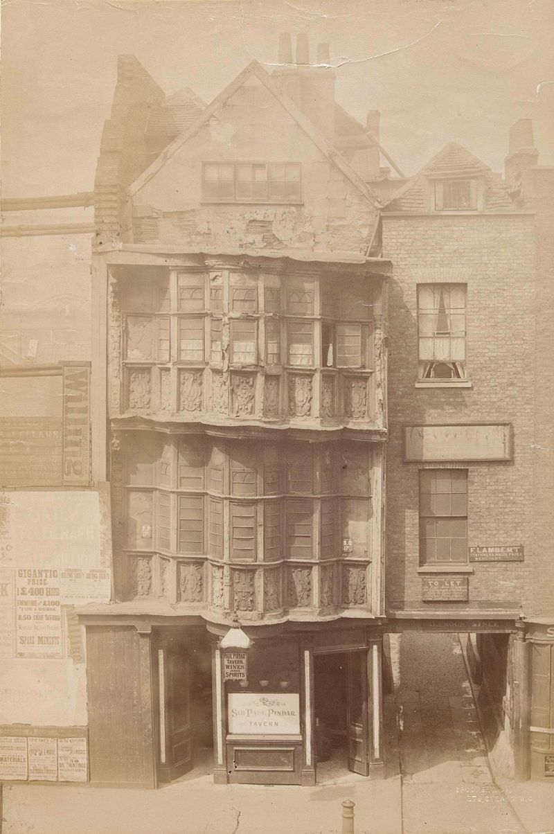 Impresión de albúmina de una fachada de casa victoriana de W.M. Spooner & Co.